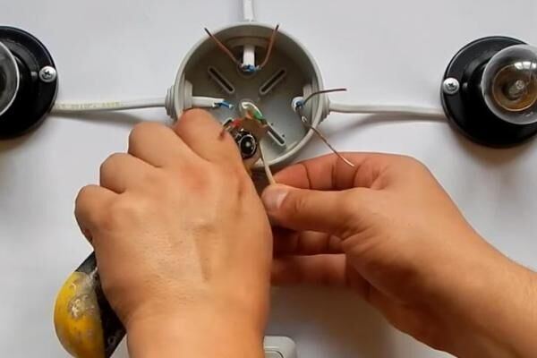 Схема подключения двухклавишного выключателя и пошаговое руководство по его установке