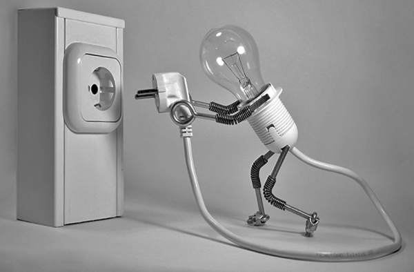 Нужно ли выключать электроприборы из розетки?