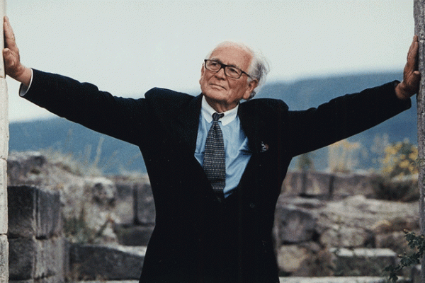 Как жил Пьер Карден: 3 дворца известного кутюрье