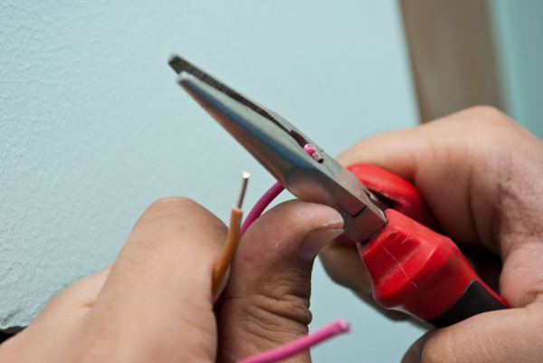 Схема подключения двухклавишного выключателя и пошаговое руководство по его установке