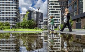 Рынок жилья в мегаполисах может обрушиться. И куда бездомному податься?