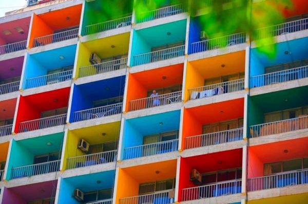 Уютно, как в казарме: «Человейники» бывают не только в городе, но и за его пределами Уютно, как в казарме: «Человейники» бывают не только в городе, но и за его пределами