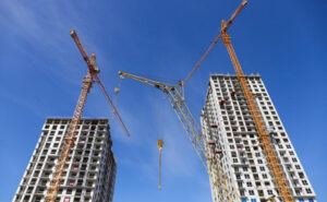 Застройщики не торопятся снижать цены, ожидая лучших времен