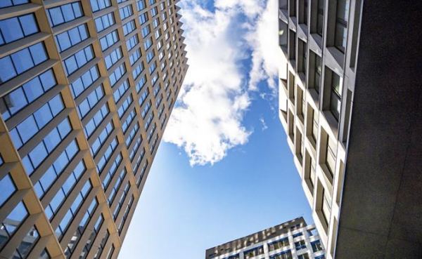 Эксперт оценила резкое падение продаж квартир в новостройках