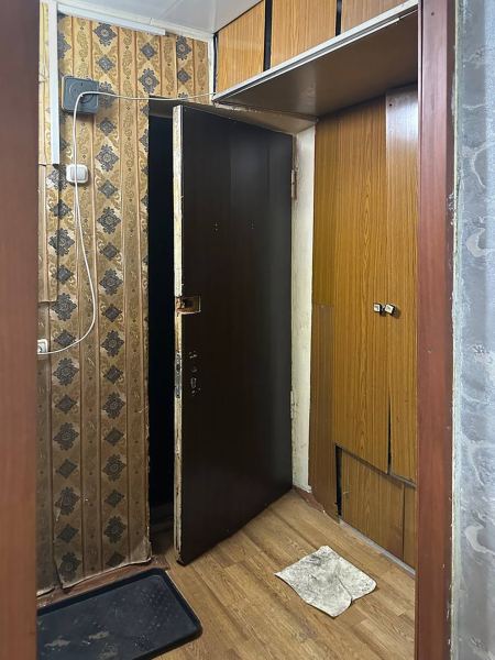 Как я сделала ремонт в хрущевке с проход­ной комнатой за 1,8 млн рублей: фото до ​и после