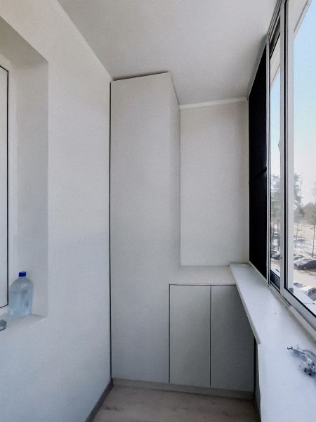 «Одно из моих любимых мест в квартире»: 3 варианта обустройства балкона