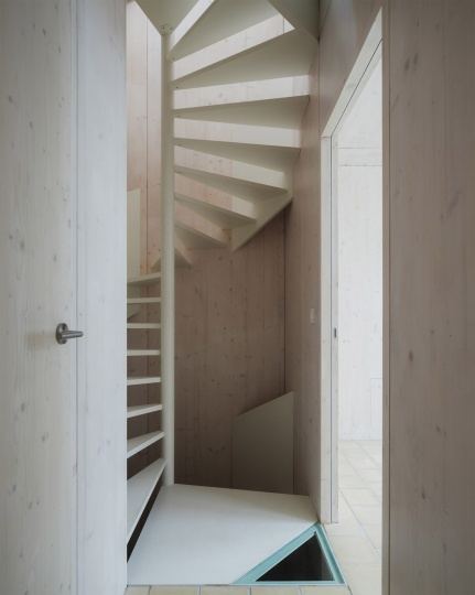 В Бельгии построили дом со стеклянно-кирпичным фасадом