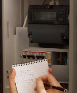 Сколько стоит установка счетчиков воды и электричества в квартире в 2026